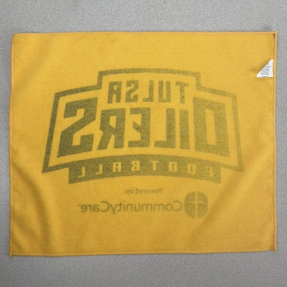 2 IFL Tulsa Oilers Football Yellow Rally Towels 17.5x14.5 Indoor Football League